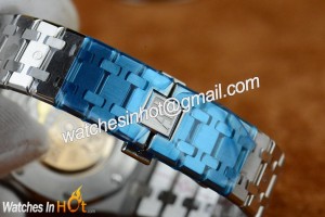Audemars Piguet Royal Oak 41mm Diamond Replica Wristwatch Review_12