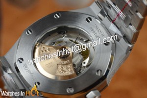Audemars Piguet Royal Oak 41mm Diamond Replica Wristwatch Review_15