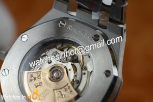 Audemars Piguet Royal Oak 41mm Diamond Replica Wristwatch Review_16