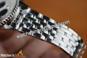 Stainless Steel Bracelet in Breitling Navitimer 01 Chronograph Replica Watch - Sporty