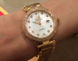 Elegant Ladies Replica Watch - Omega Ladymatic Replica Review