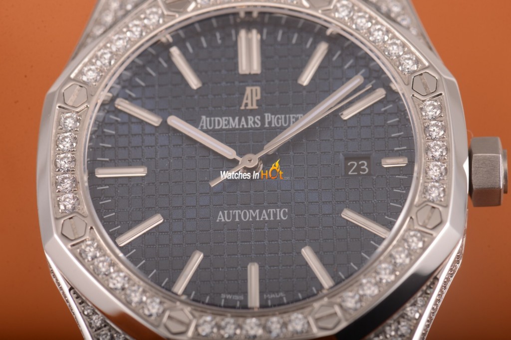 New Audemars Piguet Royal Oak 15400 Diamond Replica Watch Review
