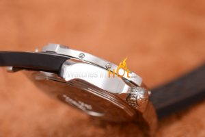 Review of Breitling Avenger II GMT Replica Watch - ETA 2824